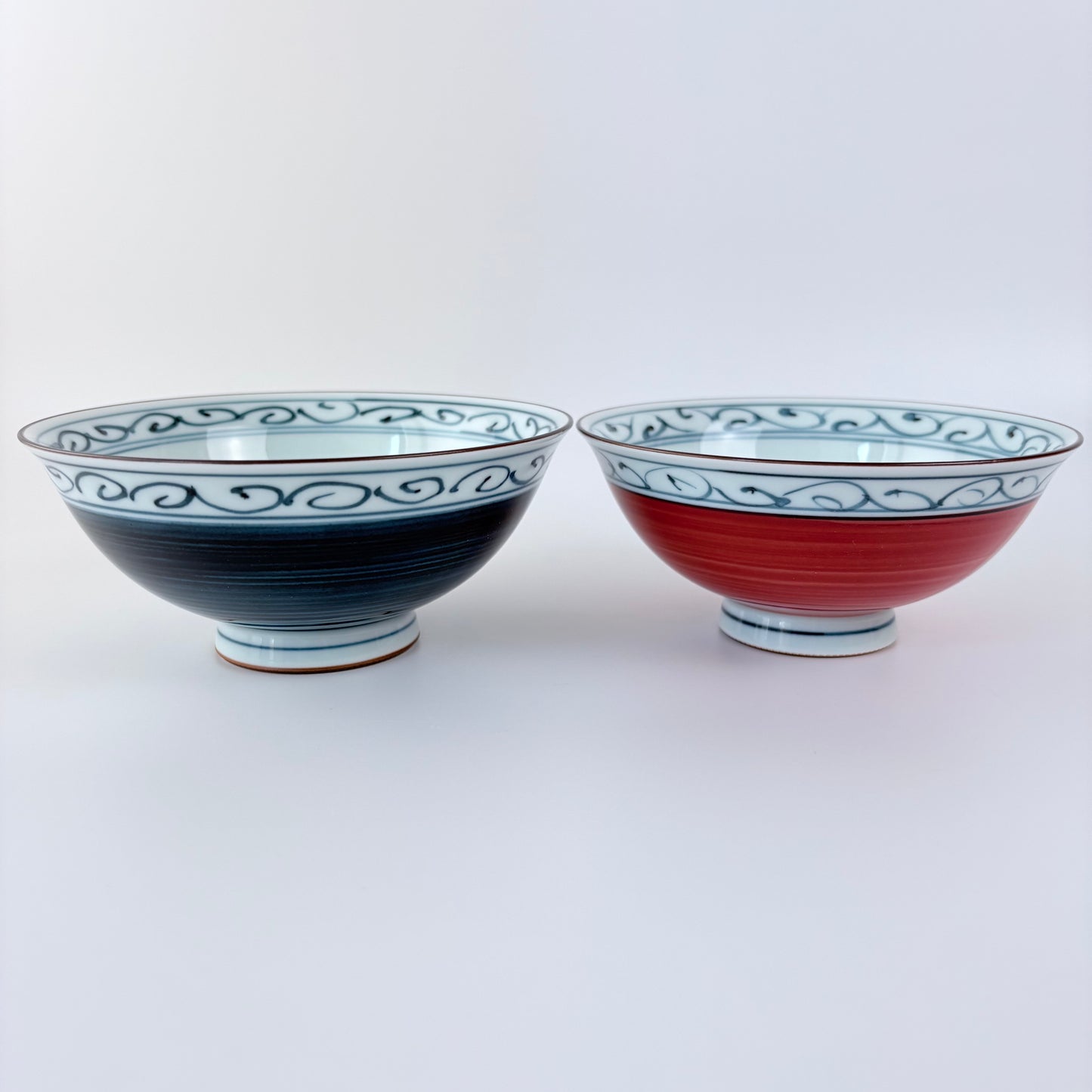 Hasami-yaki miska 13 cm – modrá arabeska