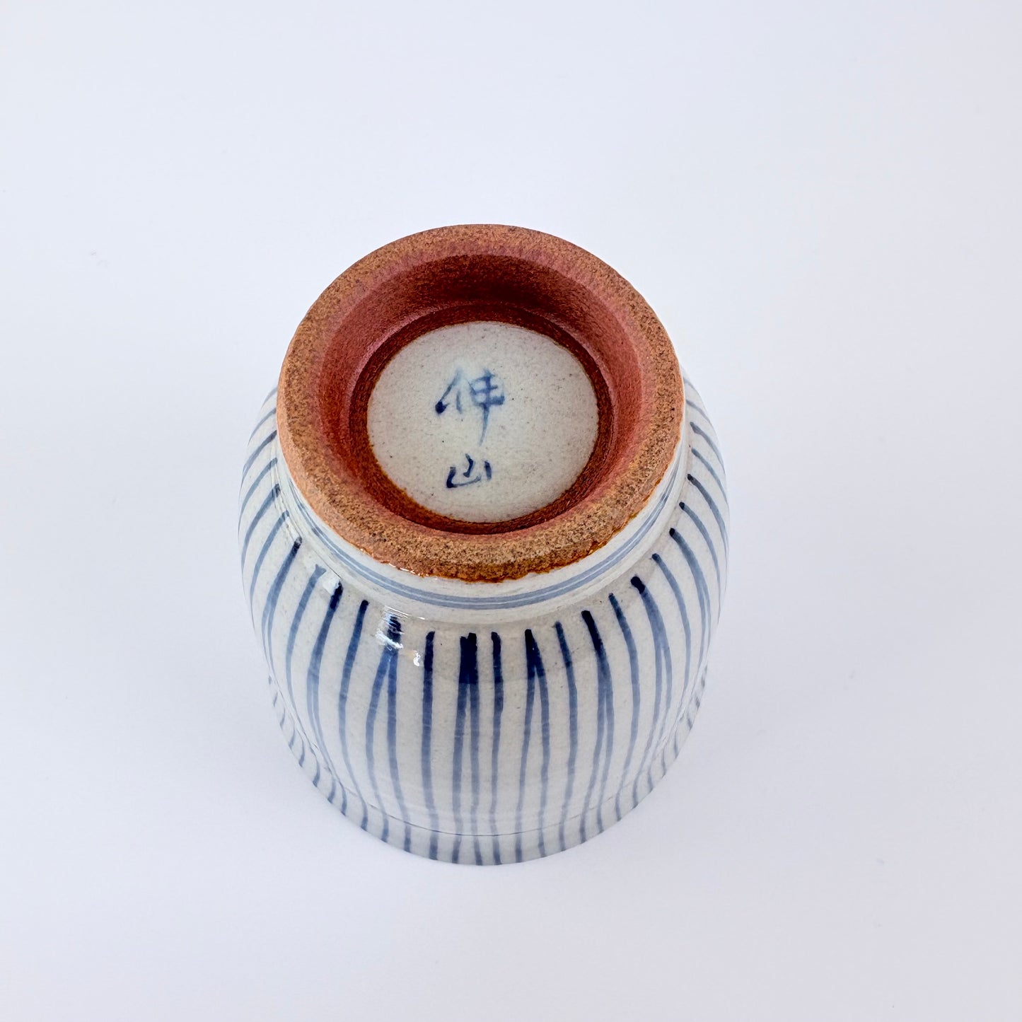 Japonský čajový šálek Hasami ware – ručně malované modré linky / Made in Japan