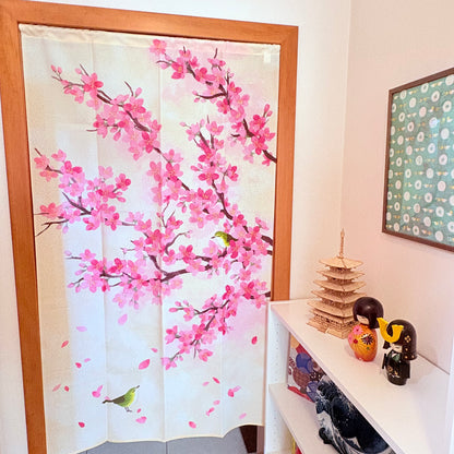 Noren závěs Sakura a ptáček | Naoko Yamanaka | 85 × 150 cm | Made in Japan