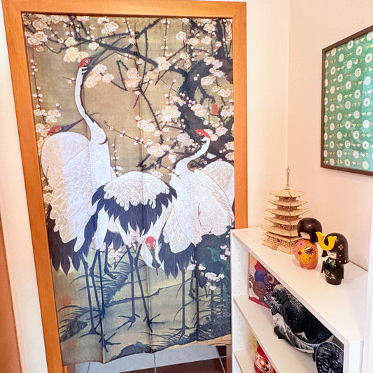 Noren závěs Jeřábi pod švestkovými květy 85 × 150 cm | Made in Japan