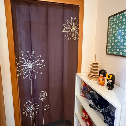 Noren závěs Line Flower hnědý 85 × 170 cm | Made in Japan