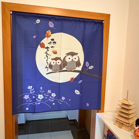 Noren závěs Moudré sovy modrý 85 × 90 cm | Made in Japan