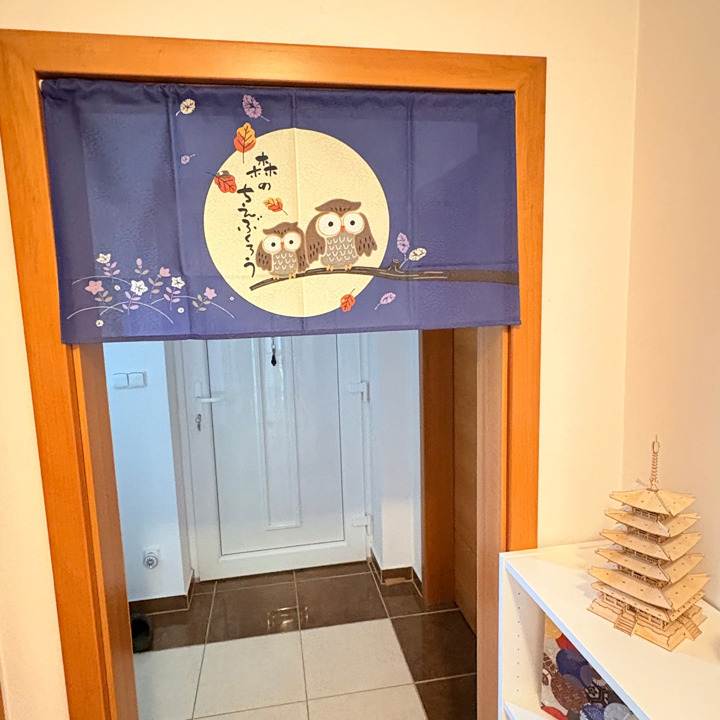 Noren závěs Moudré sovy modrý 85 × 45 cm | Made in Japan