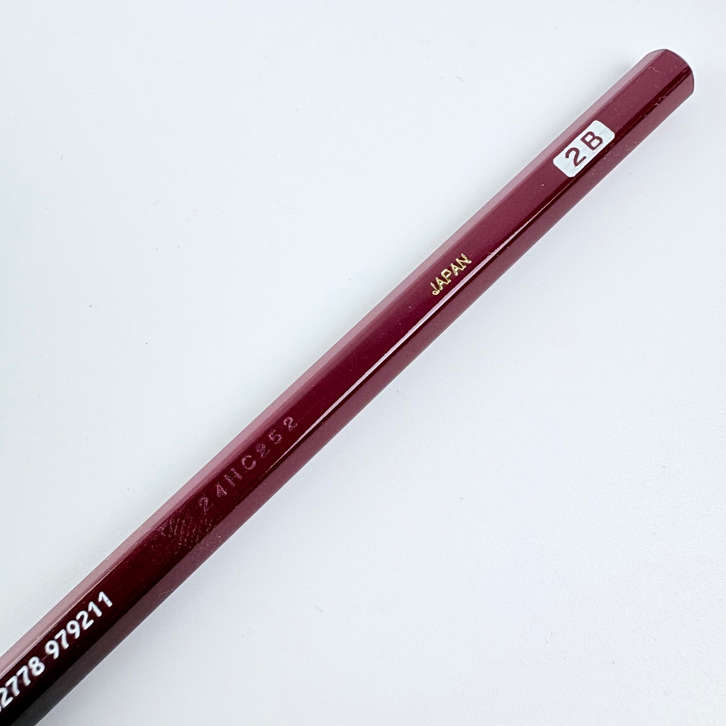 Grafitová tužka Mitsubishi uni-star – různé tvrdosti | Made in Japan