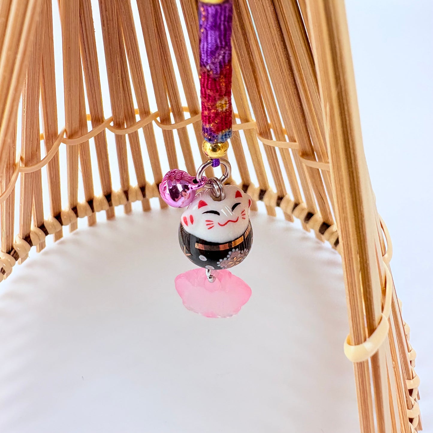Pár talismanů Maneki Neko s květem sakury | štěstí a radost | Made in Japan