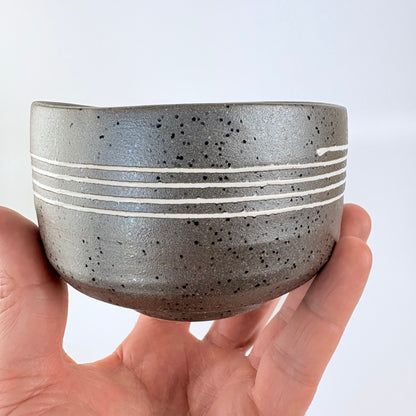 Matcha miska – černá glazura s linkami / Made in Japan