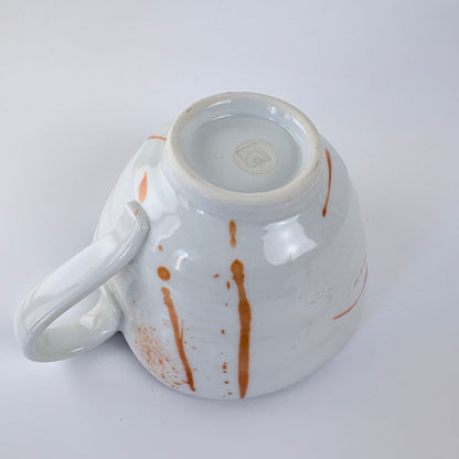 Keramický hrnek Hasami-yaki – bílý s oranžovým motivem, 300 ml