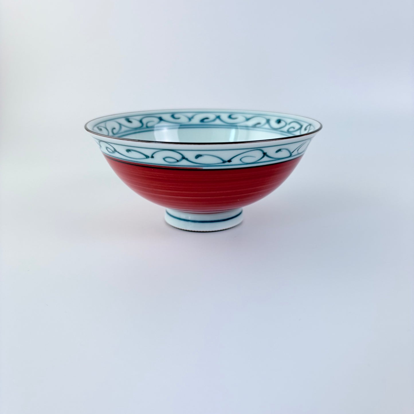 Hasami-yaki miska 12 cm – červená arabeska