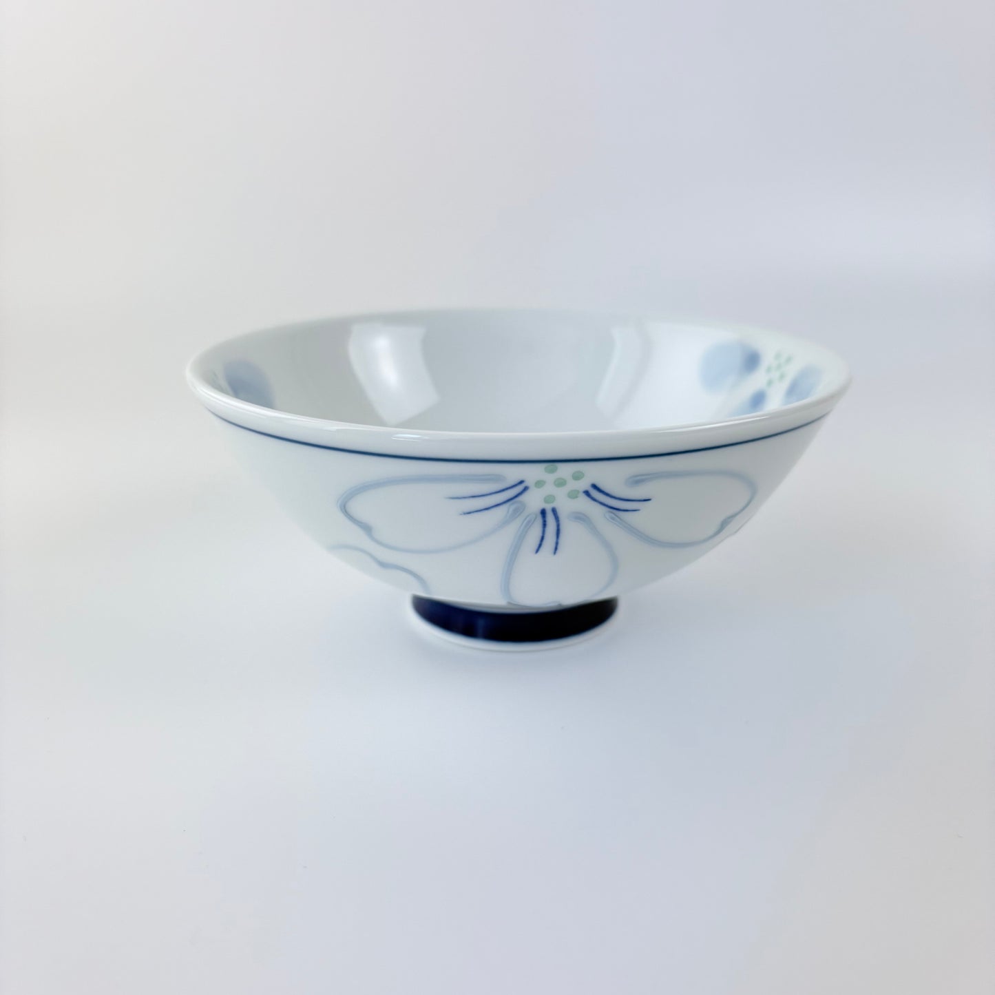 Hasami-yaki miska 12 cm – modrý květ