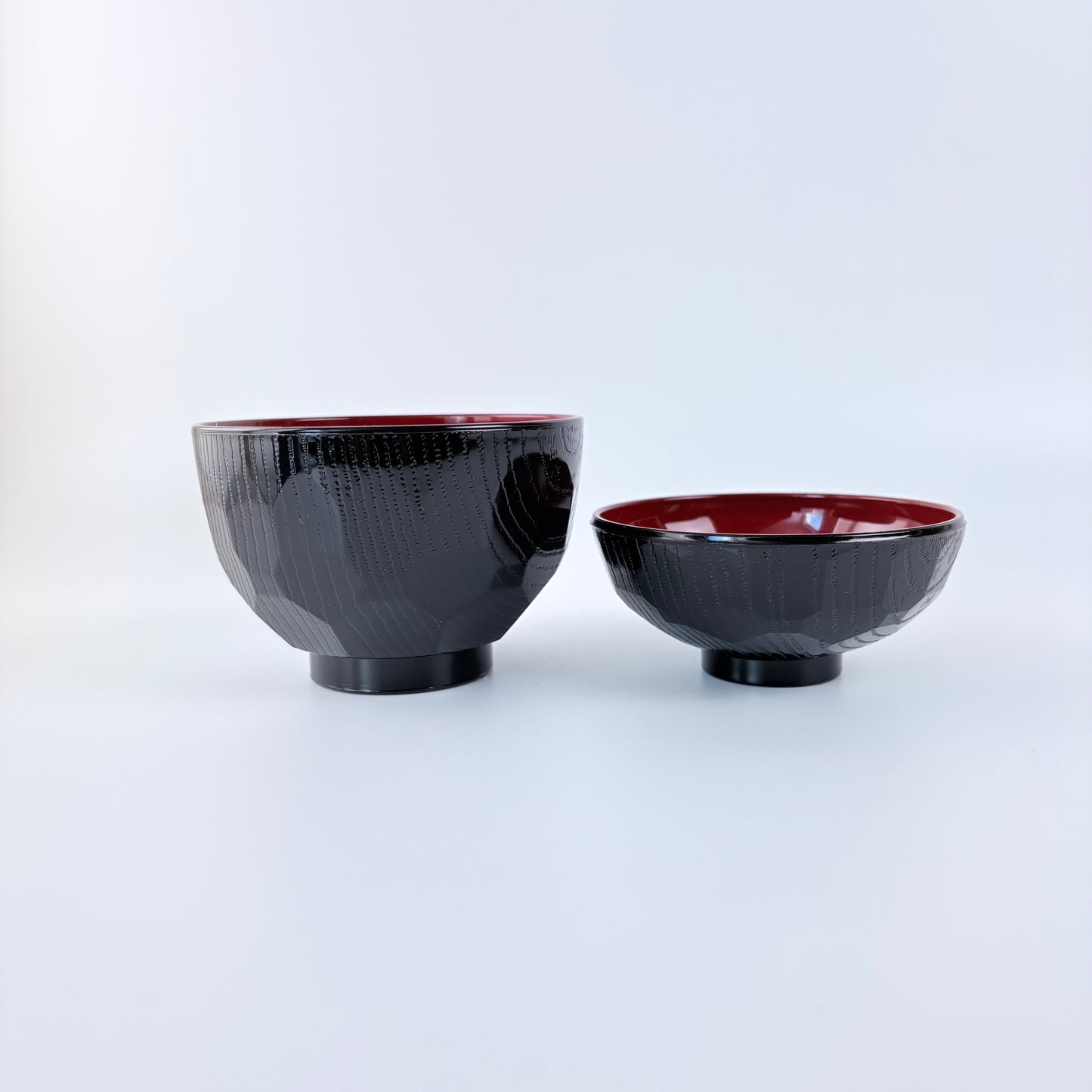 Japonská miska na polévku s víčkem 9,4 cm – černo-červená