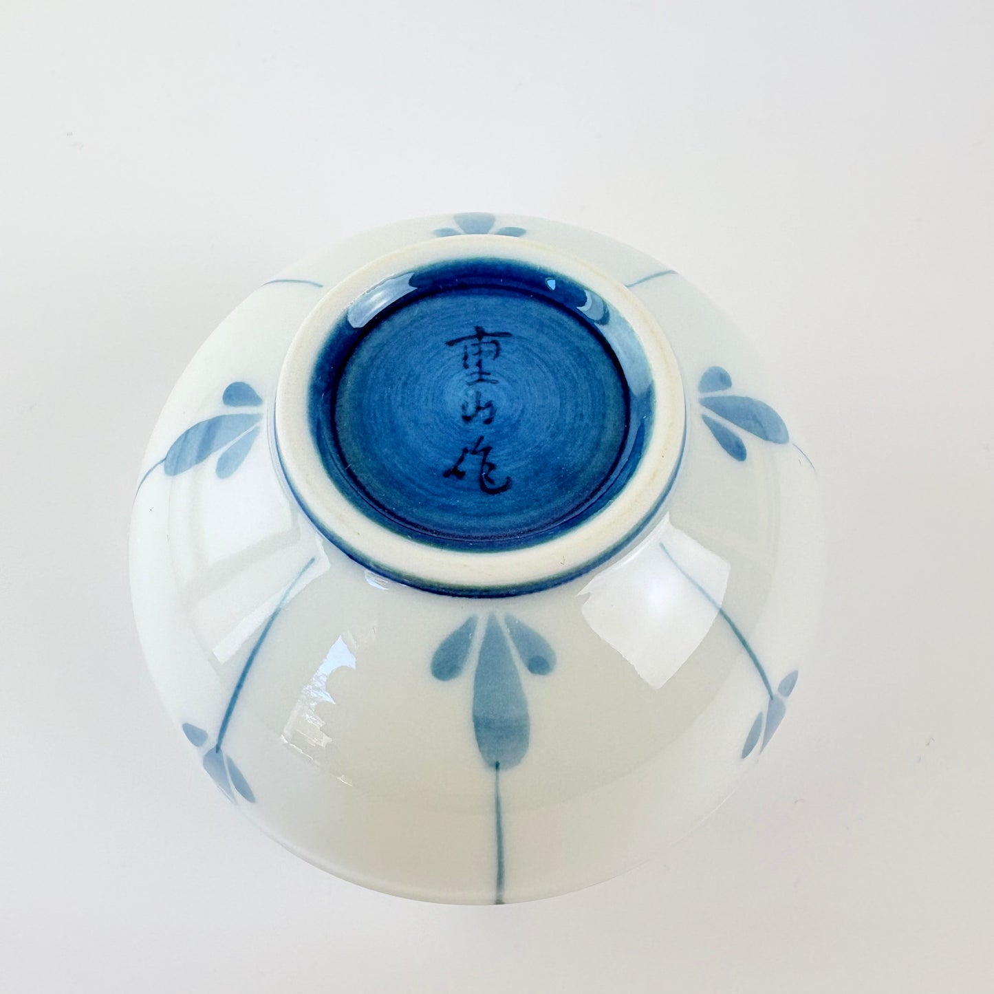 Japonský šálek na čaj Hasami ware Mebae – modré výhonky / Made in Japan