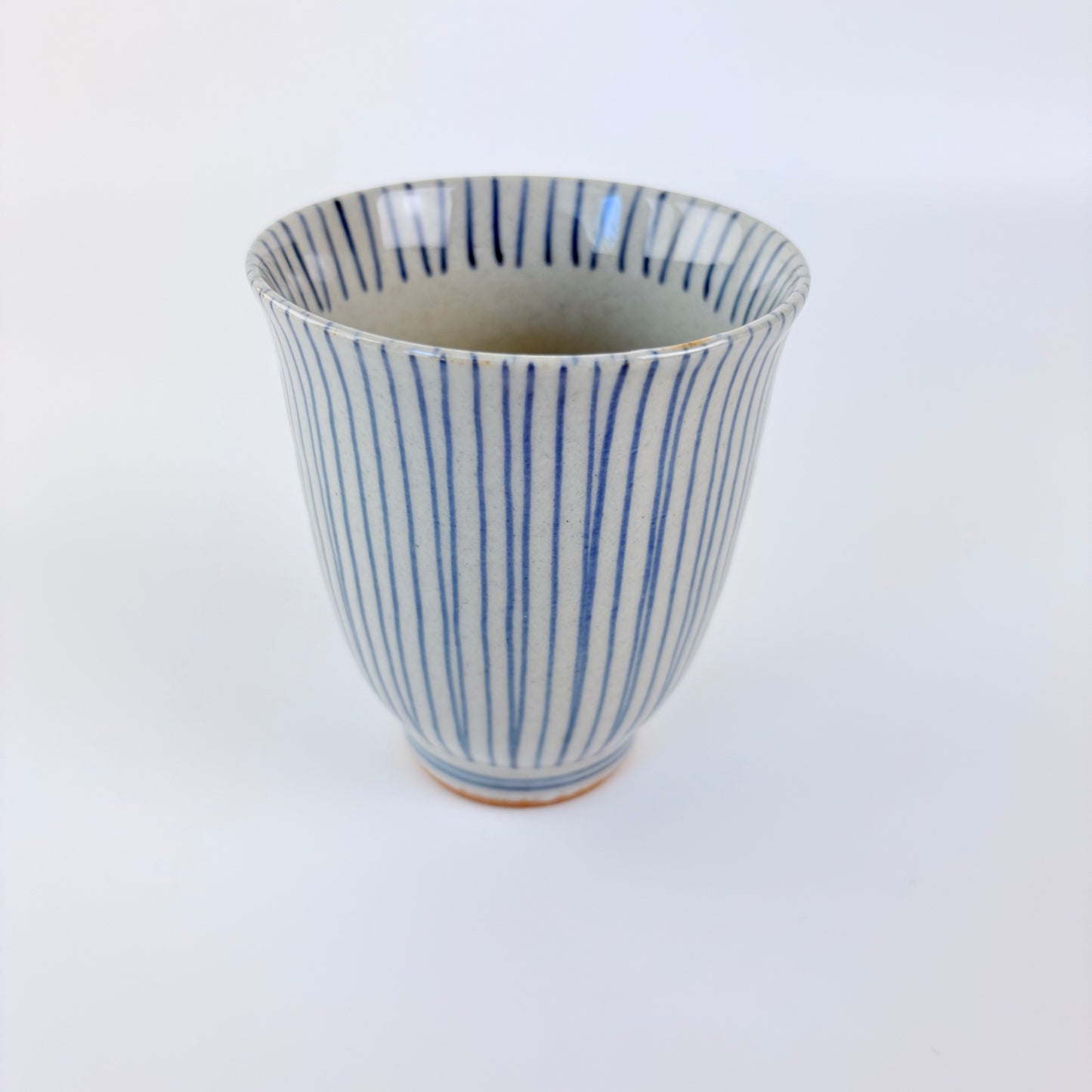 Japonský čajový šálek Hasami ware – ručně malované modré linky / Made in Japan