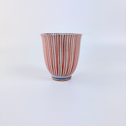 Japonský čajový šálek Hasami ware – ručně malované červené linky / Made in Japan