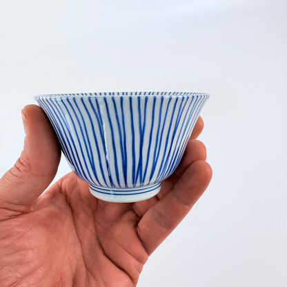 Japonský šálek na čaj Hasami ware Sensuji – modré proužky / Made in Japan