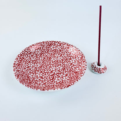 Japonský porcelánový stojánek na vonné tyčinky – červené sakury / Made in Japan