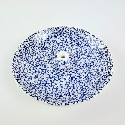 Japonský porcelánový stojánek na vonné tyčinky – modré sakury / Made in Japan