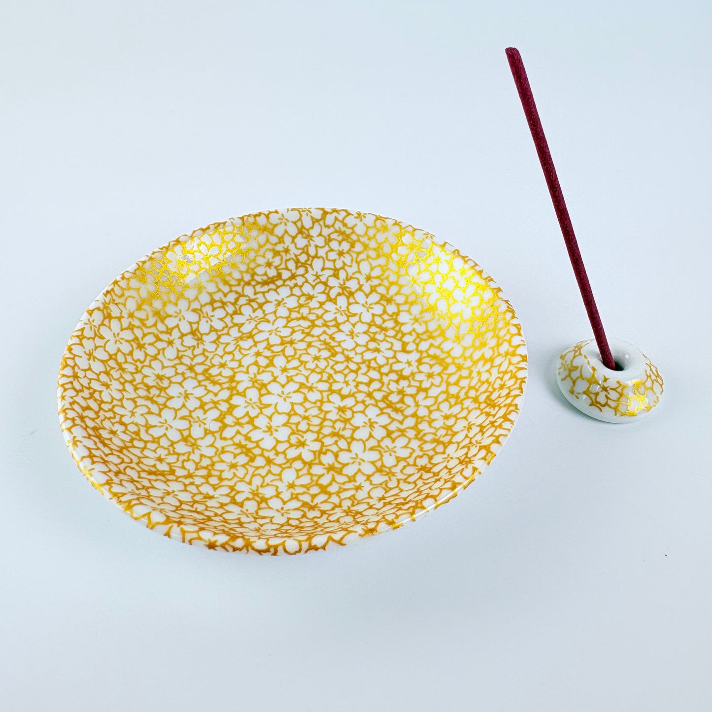 Japonský porcelánový stojánek na vonné tyčinky – zlaté sakury / Made in Japan