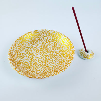 Japonský porcelánový stojánek na vonné tyčinky – zlaté sakury / Made in Japan