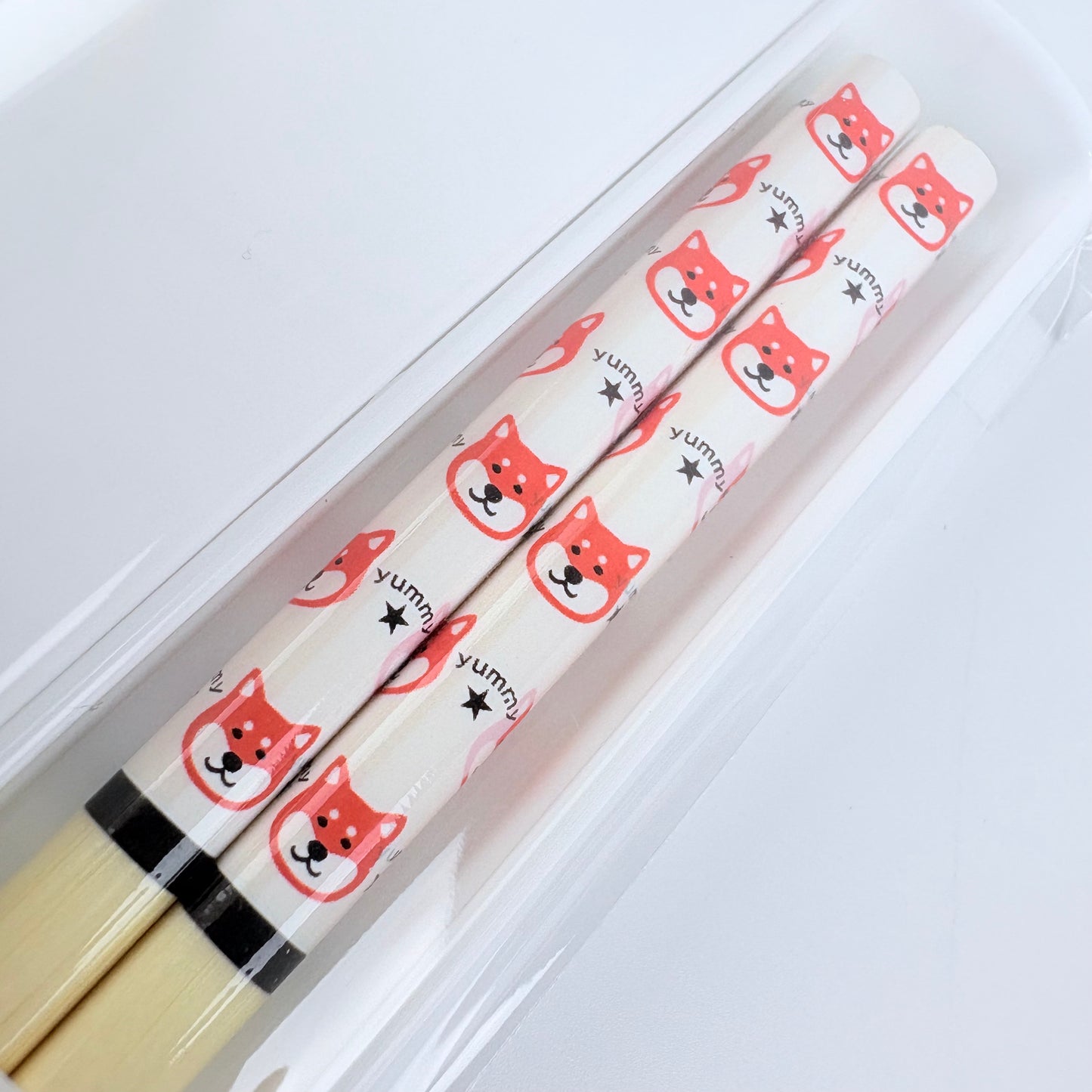 Japonské bambusové hůlky s pouzdrem Shiba Inu – bílé, 22,5 cm, Made in Japan