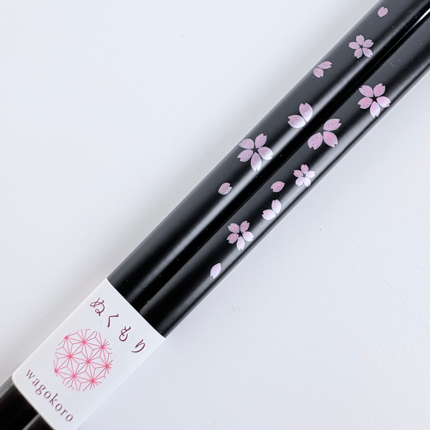 Japonské hůlky s pouzdrem Sakura – černé, 22,5 cm, Made in Japan