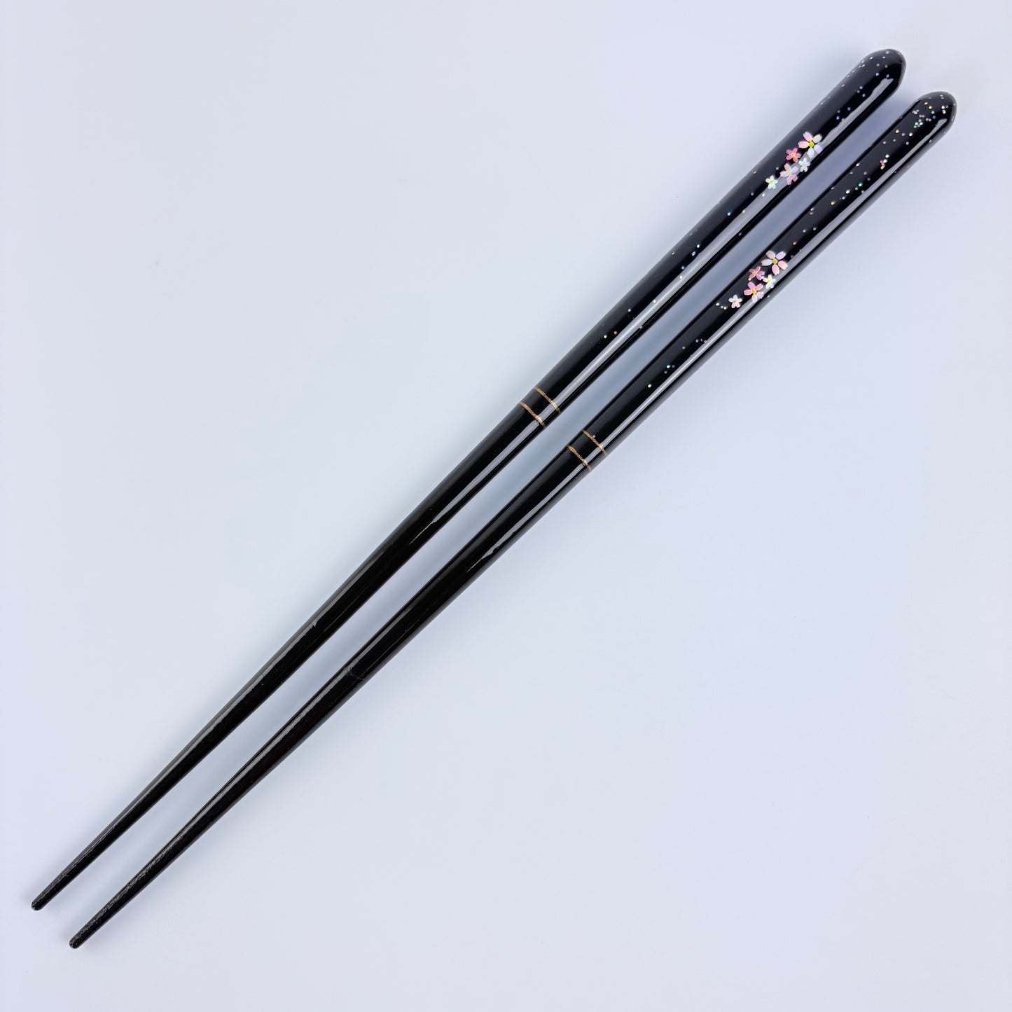 Japonské lakované hůlky Ichigo Ichie Sakura Shizuku – černé, 23 cm, vhodné do myčky, Made in Japan