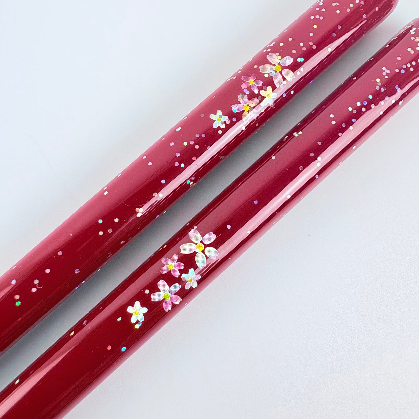 Japonské lakované hůlky Ichigo Ichie Sakura Shizuku – červené, 21 cm, vhodné do myčky, Made in Japan
