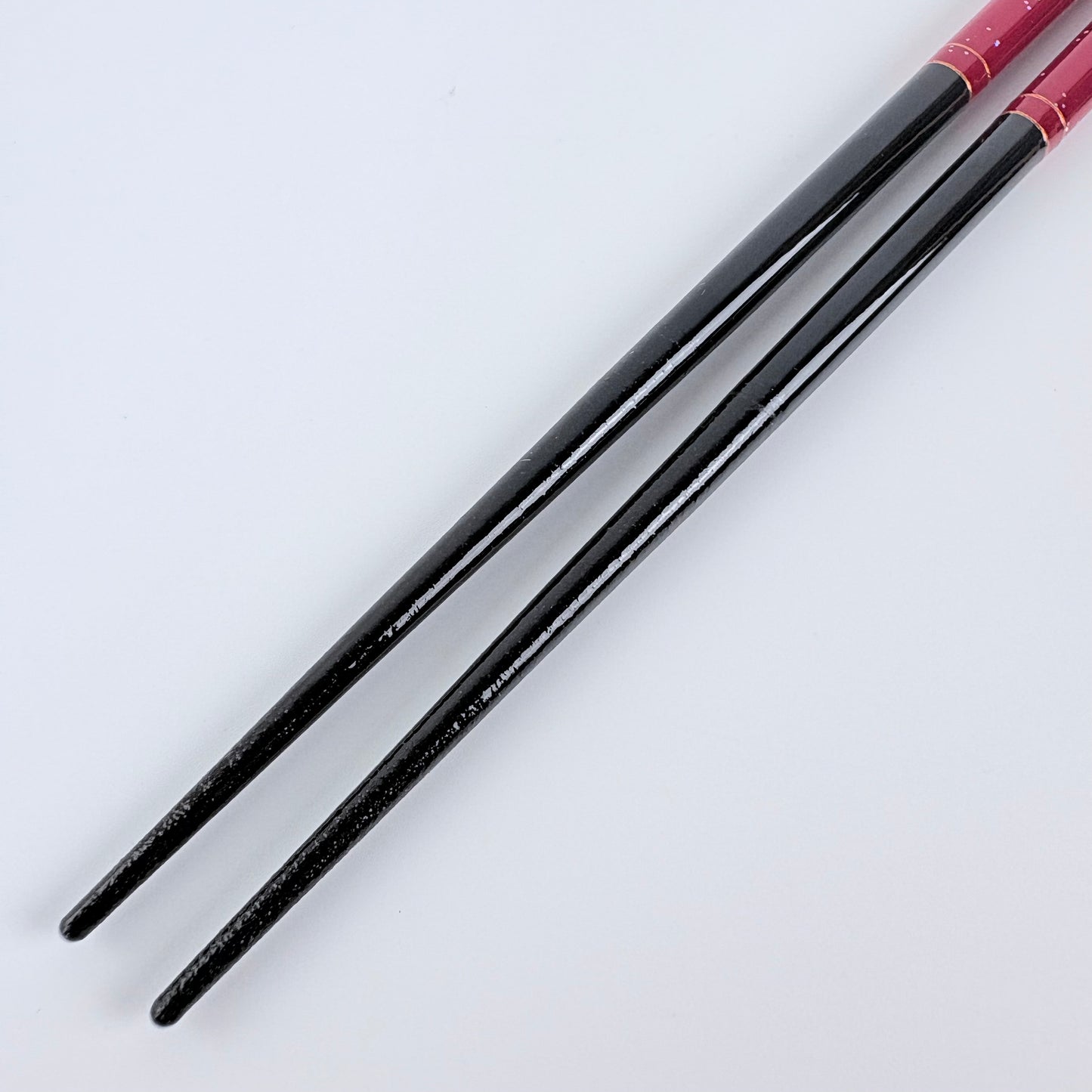 Japonské lakované hůlky Ichigo Ichie Sakura Shizuku – červené, 21 cm, vhodné do myčky, Made in Japan