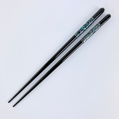 Japonské lakované hůlky Wabi-Sabi Skyscraper – černé, 23 cm, vhodné do myčky, Made in Japan