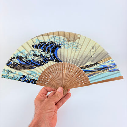 Hedvábný skládací vějíř Kanagawa Wave – bambus a hedvábí