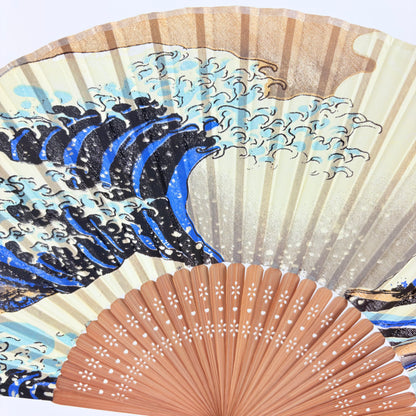 Hedvábný skládací vějíř Kanagawa Wave – bambus a hedvábí