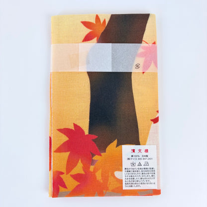 Japonské tenugui Momiji Asobi – Kočky v podzimním listí | Made in Japan