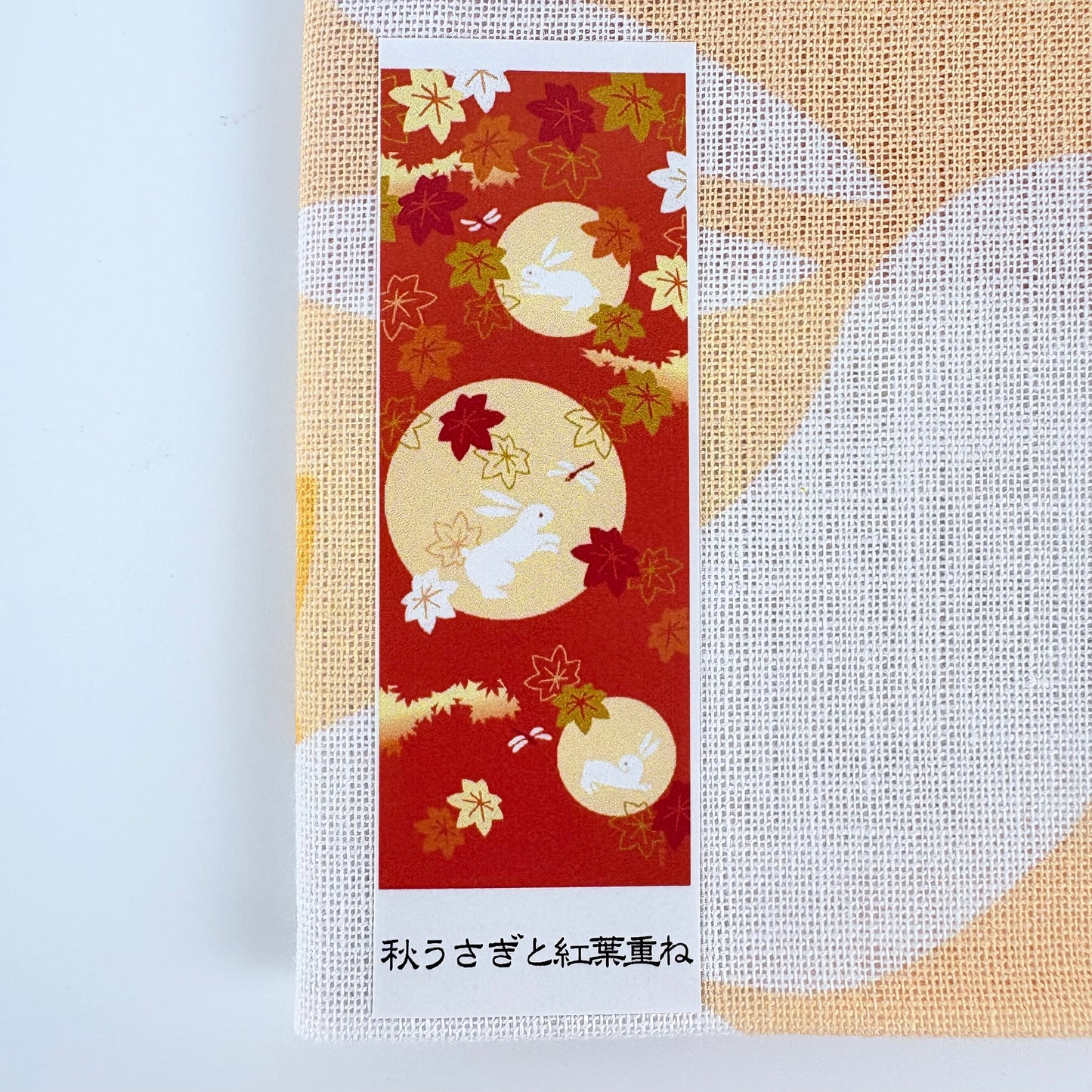 Japonské tenugui Aki Usagi to Momiji Kasane – Podzimní zajíci a javorové listí | Made in Japan