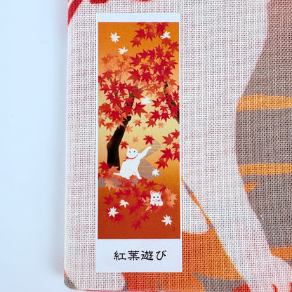 Japonské tenugui Momiji Asobi – Kočky v podzimním listí | Made in Japan