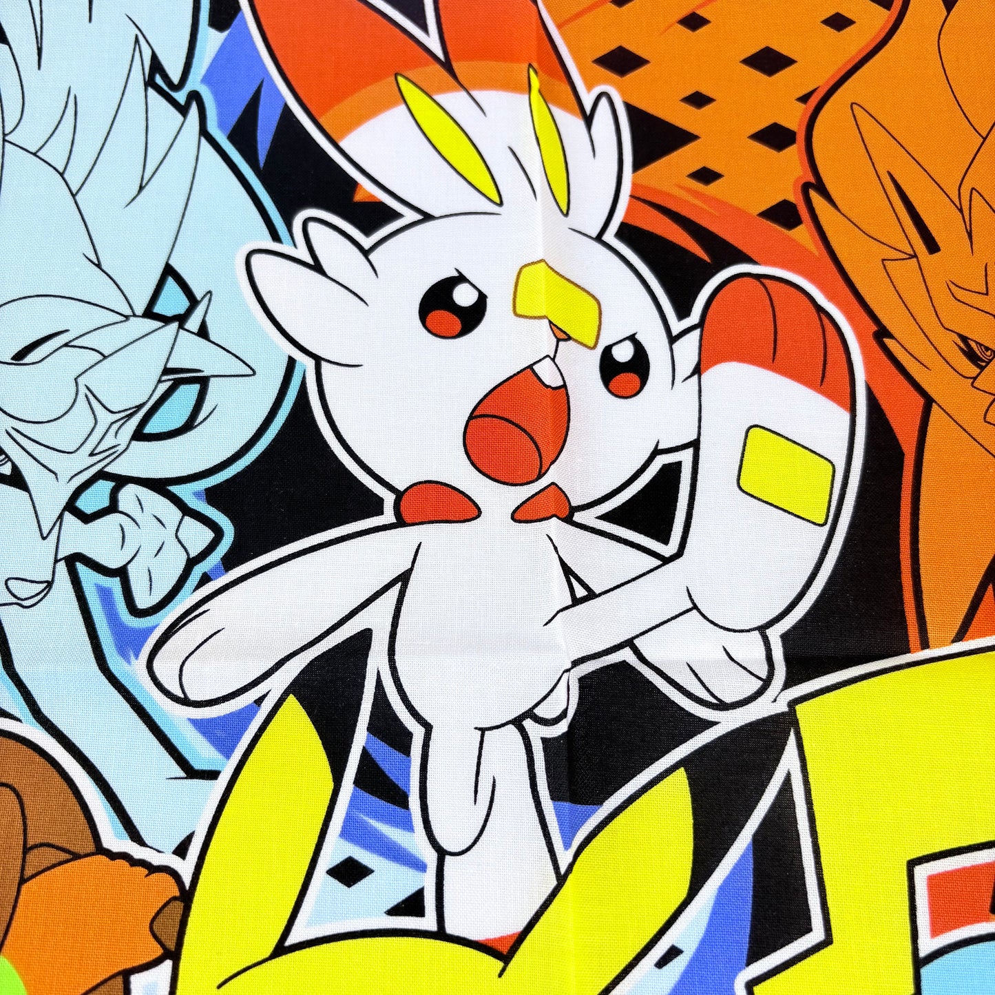 Japonský bavlněný šátek Pokémon Sword & Shield 42 × 42 cm – Made in Japan