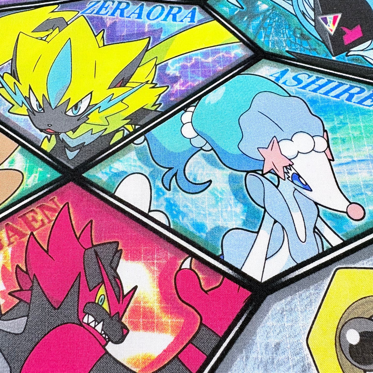 Japonský bavlněný šátek Pokémon Sun & Moon 30 × 30 cm – Made in Japan