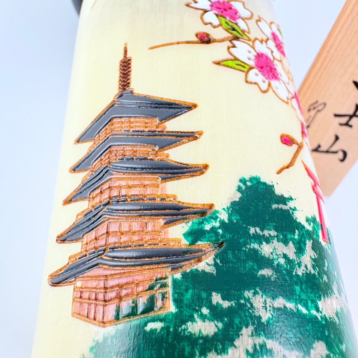 Autorská kokeshi Fujisan – Hora Fuji a sakury | Usaburo | Made in Japan