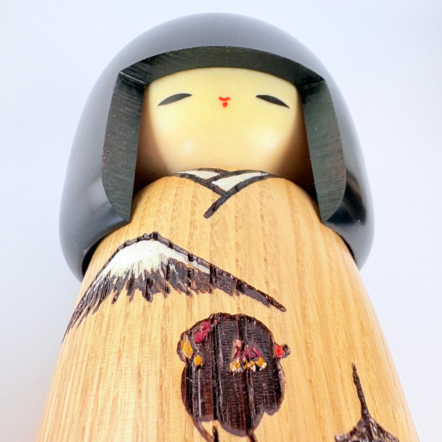 Autorská kokeshi Maiko – Kjótská tanečnice | Usaburo | Made in Japan