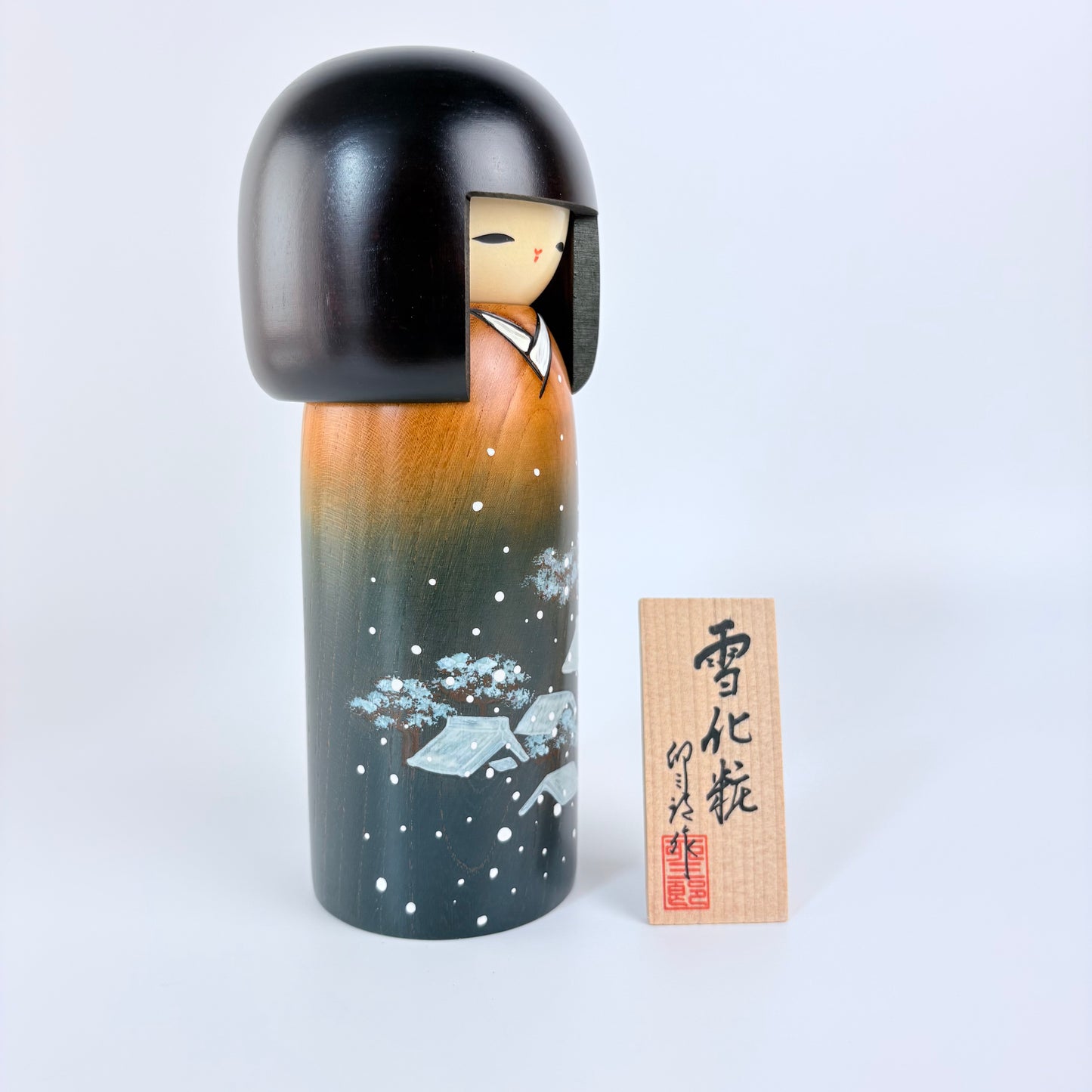 Autorská kokeshi Yukigesho – Zimní krajina | Usaburo | Made in Japan