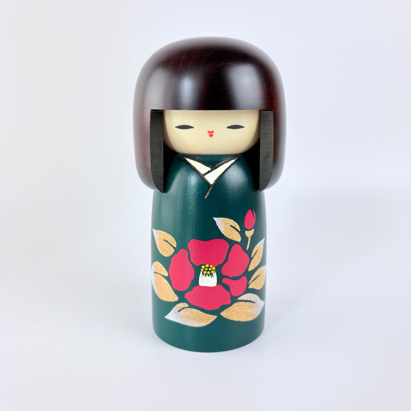 Autorská kokeshi Tsubaki – Japonská kamélie | Usaburo | Made in Japan