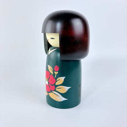 Autorská kokeshi Tsubaki – Japonská kamélie | Usaburo | Made in Japan