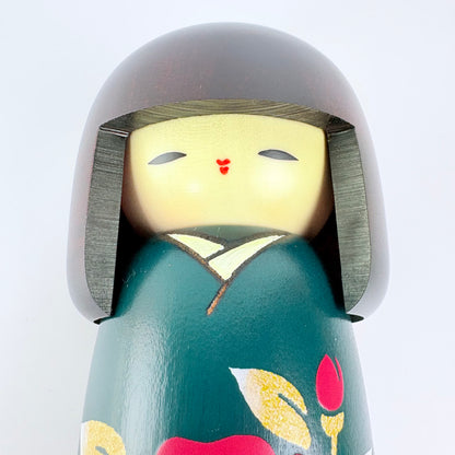Autorská kokeshi Tsubaki – Japonská kamélie | Usaburo | Made in Japan