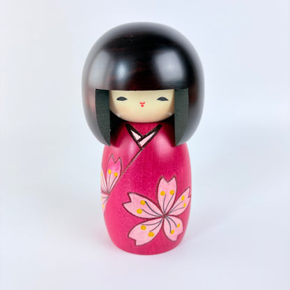 Autorská kokeshi Hana wa Sakura – Květ sakury | Usaburo | Made in Japan