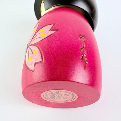Autorská kokeshi Hana wa Sakura – Květ sakury | Usaburo | Made in Japan