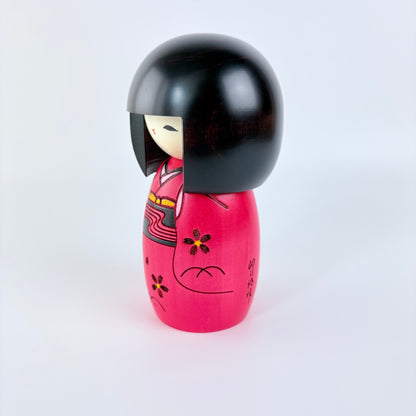 Designer-Kokeshi in rosa Kimono | Usaburo | Hergestellt in Japan
