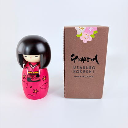 Designer-Kokeshi in rosa Kimono | Usaburo | Hergestellt in Japan