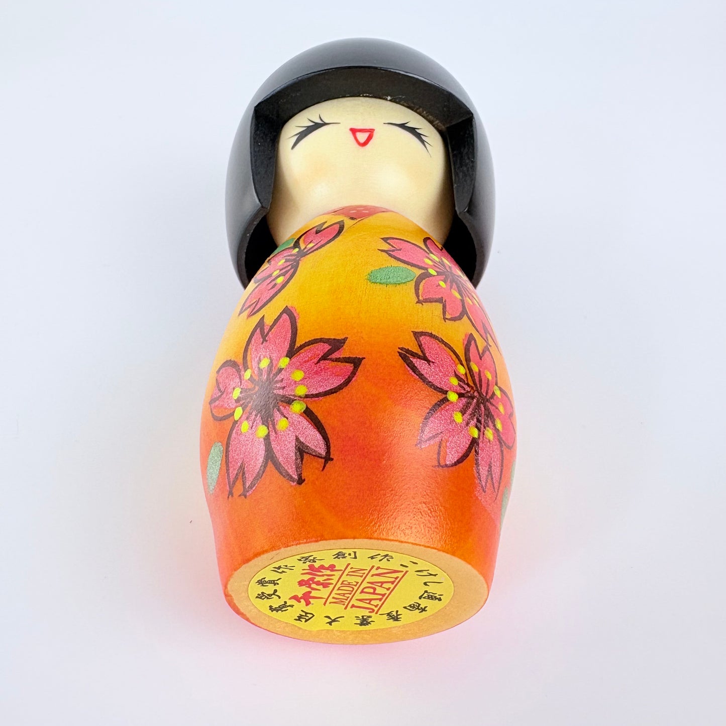 Autorská kokeshi Sakura Sakura – Rozkvetlé sakury | Made in Japan