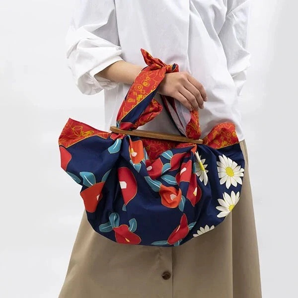 Furoshiki Camellia & Chrysanthemum 100 × 100 cm / organická bavlna / Made in Japan – Kyoto