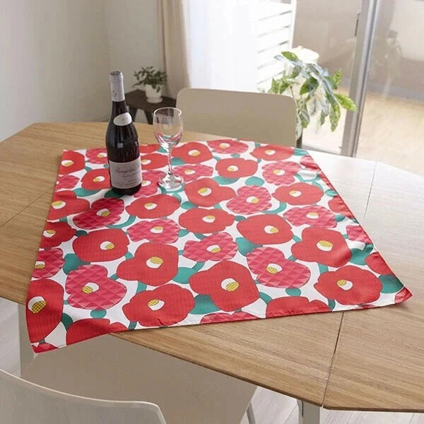 Voděodolné furoshiki Tsubaki 70 × 70 cm / polyester / Made in Japan – Kyoto