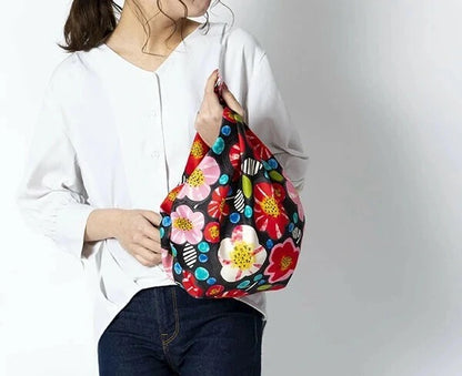 Voděodolné furoshiki Hana černé 70 × 70 cm / polyester / Made in Japan – Kyoto