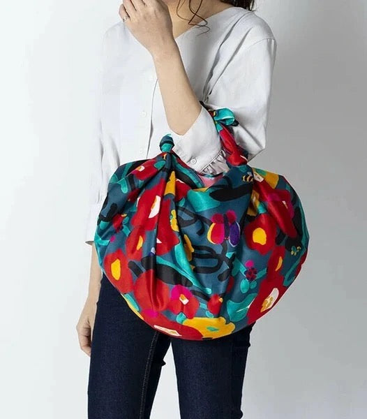 Voděodolné furoshiki Botanica 100 × 100 cm / polyester / Made in Japan – Kyoto